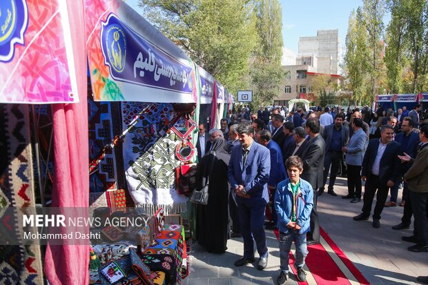 آیین بهره برداری از ۴۵۰ مسکن مددجویی در اردبیل