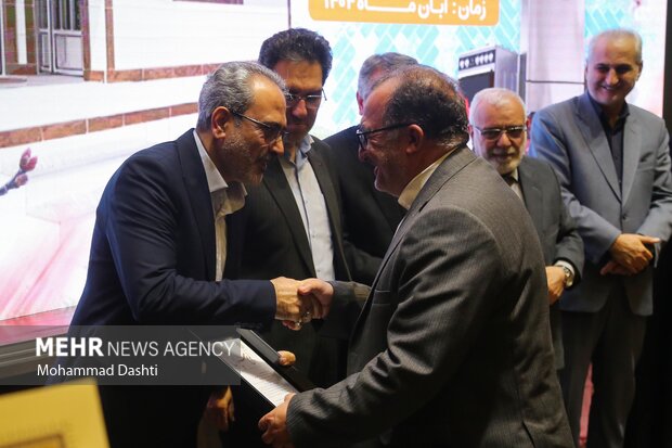 آیین بهره برداری از ۴۵۰ مسکن مددجویی در اردبیل