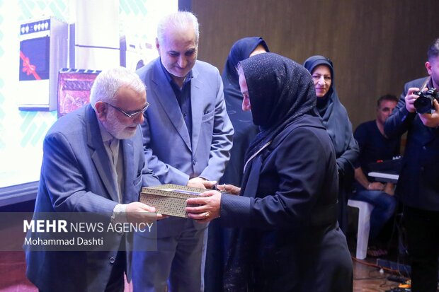 آیین بهره برداری از ۴۵۰ مسکن مددجویی در اردبیل