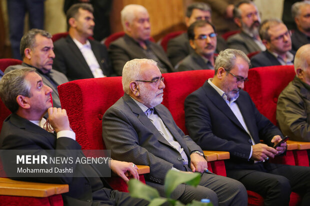 آیین بهره برداری از ۴۵۰ مسکن مددجویی در اردبیل