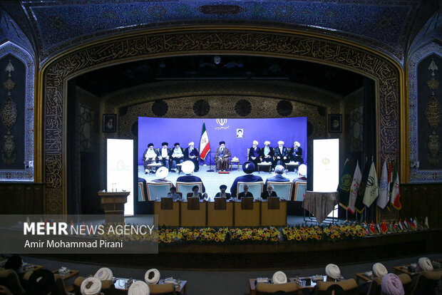 کنگره ملی میرزای نائینی در قم