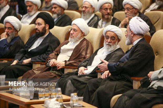 کنگره ملی میرزای نائینی در قم