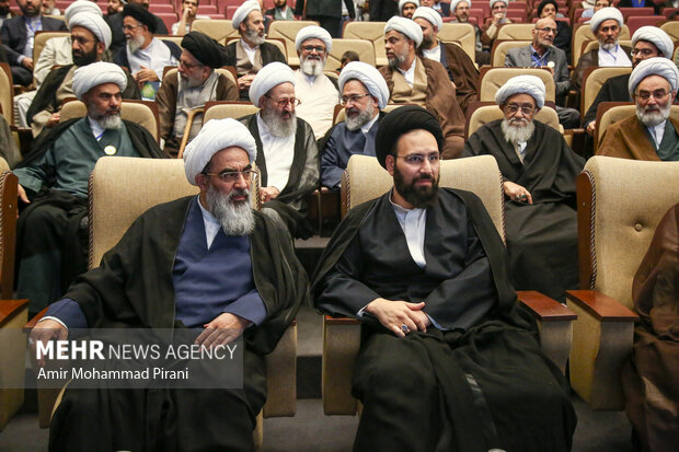 کنگره ملی میرزای نائینی در قم