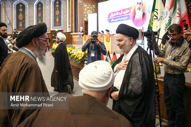 کنگره ملی میرزای نائینی در قم