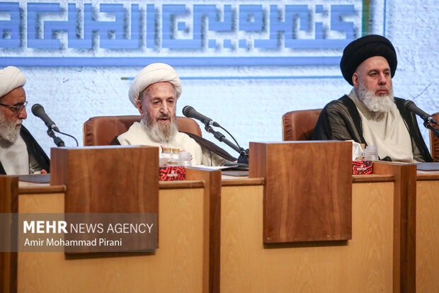 کنگره ملی میرزای نائینی در قم