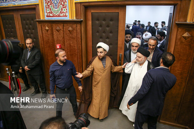 کنگره ملی میرزای نائینی در قم