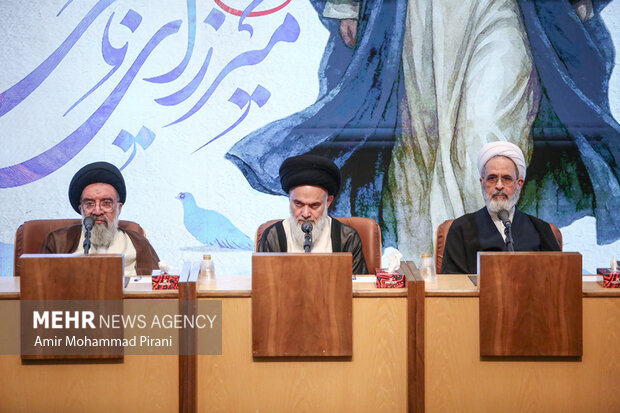 کنگره ملی میرزای نائینی در قم