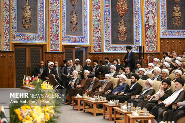 کنگره ملی میرزای نائینی در قم