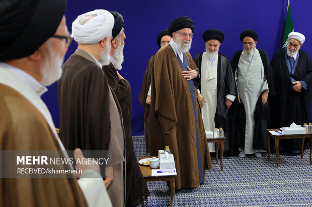 دیدار دستاندرکاران کنگره بینالمللی میرزای نائینی با رهبر معظم انقلاب 18