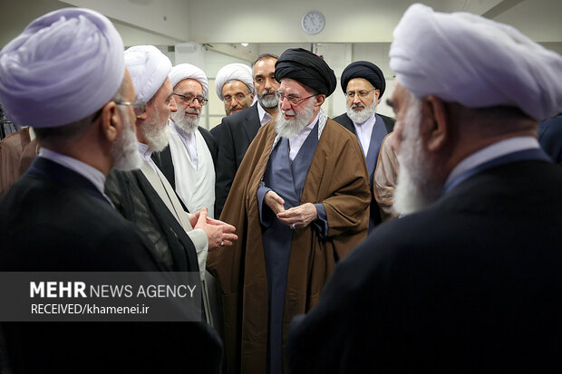 دیدار دستاندرکاران کنگره بینالمللی میرزای نائینی با رهبر معظم انقلاب 20