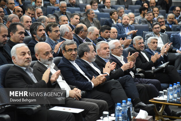 آیین اختتامیه دومین نشست منطقه ای دیپلماسی استانی در مشهد 11