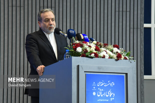 آیین اختتامیه دومین نشست منطقه ای دیپلماسی استانی در مشهد 31