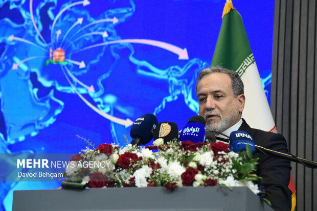 آیین اختتامیه دومین نشست منطقه ای دیپلماسی استانی در مشهد 32