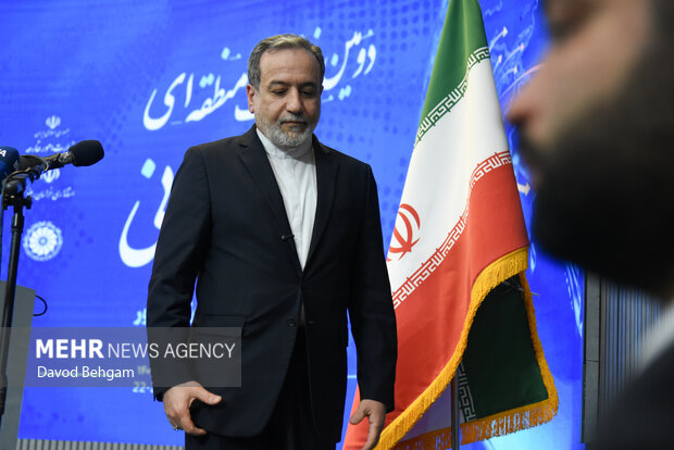 آیین اختتامیه دومین نشست منطقه ای دیپلماسی استانی در مشهد 33