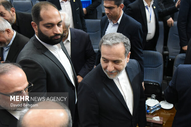 آیین اختتامیه دومین نشست منطقه ای دیپلماسی استانی در مشهد 35