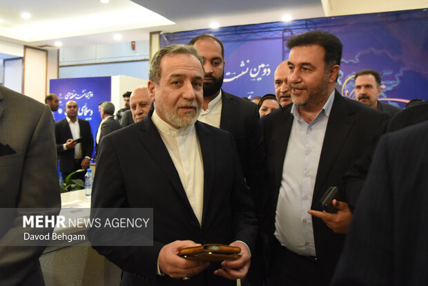 آیین اختتامیه دومین نشست منطقه ای دیپلماسی استانی در مشهد 38
