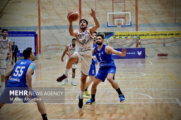 لیگ برتر بسکتبال - رعد پدافند اصفهان و استقلال تهران 15