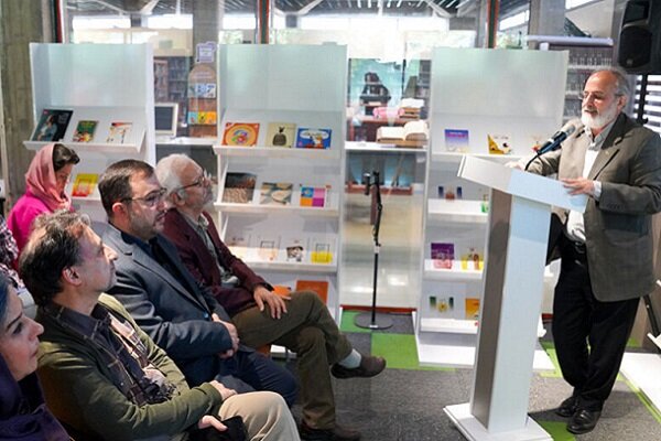 نویسندگان کودک و نوجوان را در تدوین کتاب‌های درسی مشارکت دهید