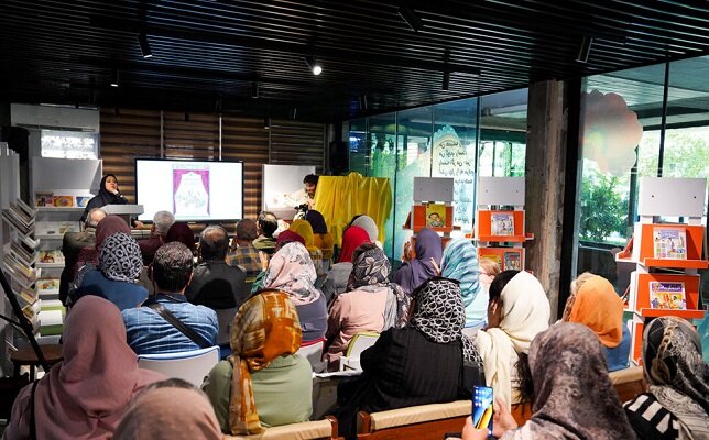 نویسندگان کودک و نوجوان را در تدوین کتاب‌های درسی مشارکت دهید