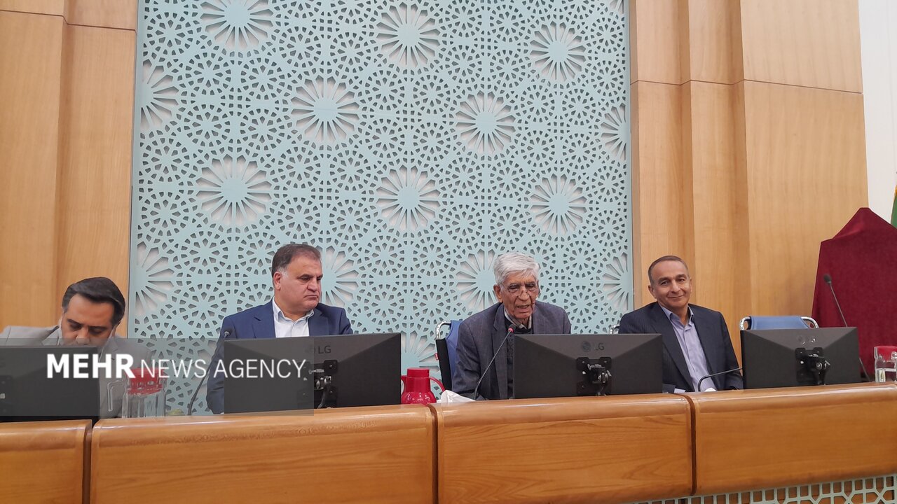 بیابان‌زایی به شهر اصفهان رسید؛ آلودگی بستر زاینده‌رود به فلزات سنگین