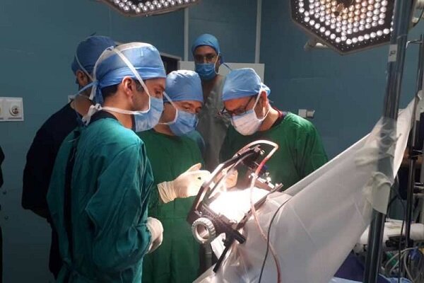 تحلیل خبر: خارج‌سازی توده ۲.۵ کیلوگرمی از شکم و لگن بانوی ۴۲ ساله در کاشان | مهر - کد c57e