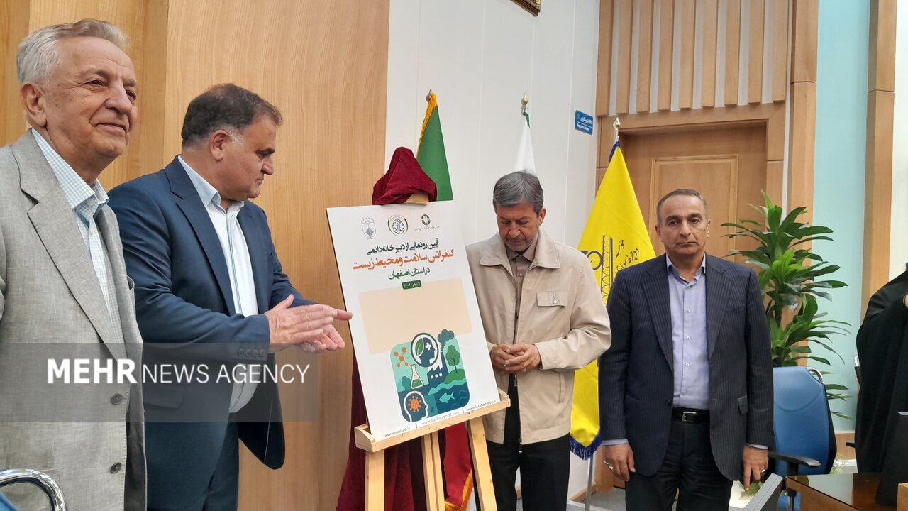 گلعلیزاده: تالاب گاوخونی به دلیل سوءمدیریت کانون گردوغبار شده است