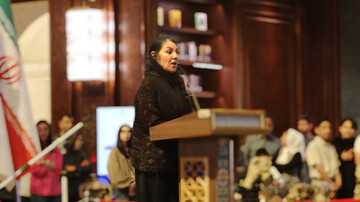 معرفی برگزیدگان «پنج»؛ دوربین طلای افتخاری به مهوش شیخ‌الاسلامی رسید