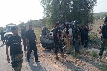 Pakistan’da bombalı saldırı: 3 polis memuru öldü