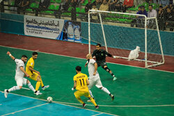 مسابقات فوتسال - آرمان زنجان و پاریزه کردستان