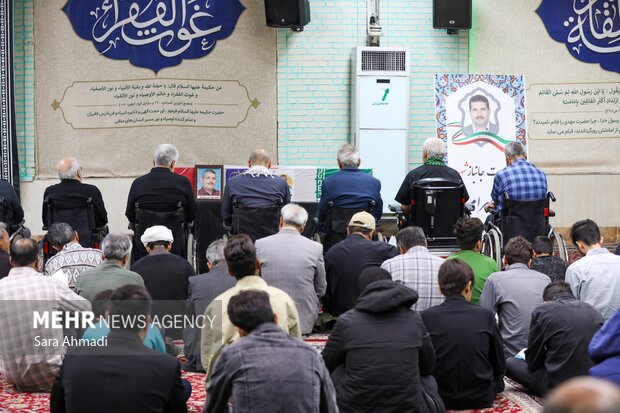 مراسم تشییع جانباز ۷۰ درصد دوران دفاع مقدس «حسن بهرام‌فر»در مشهد