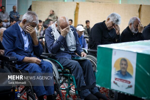 مراسم تشییع جانباز ۷۰ درصد دوران دفاع مقدس «حسن بهرام‌فر»در مشهد