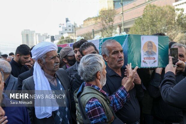 مراسم تشییع جانباز ۷۰ درصد دوران دفاع مقدس «حسن بهرام‌فر»در مشهد