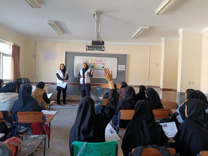 برگزاری کارگاه «سلامت روان» برای دانشآموزان دیواندره برگزاری کارگاه «سلامت روان» برای دانشآموزان دیواندره