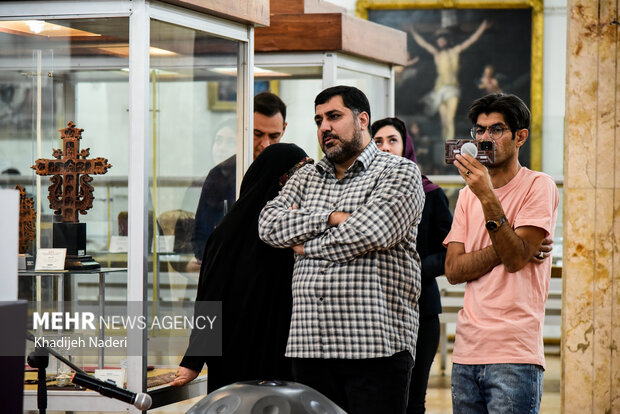 مراسم رونمایی از مدال هنری خاچاطور گساراتسی