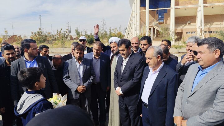 سالن باستانی شه لافتی علی (ع) شهر بناب با حضور وزیر افتتاح شد سالن باستانی شه لافتی علی (ع) شهر بناب با حضور وزیر افتتاح شد