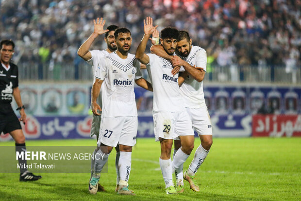 ملوان با 5 غایب برابر ذوب آهن صفآرایی میکند