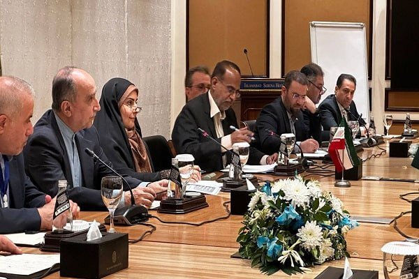 İran Yol Bakanı, Pakistan Ticaret, Ulaştırma ve Demiryolları Bakanları ile bir araya geldi İran Yol Bakanı, Pakistan Ticaret, Ulaştırma ve Demiryolları Bakanları ile bir araya geldi