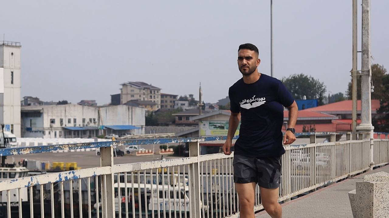 دوی ۳۴ کیلومتری «دورت بگردم انزلی» برای نجات تالاب برگزار شد