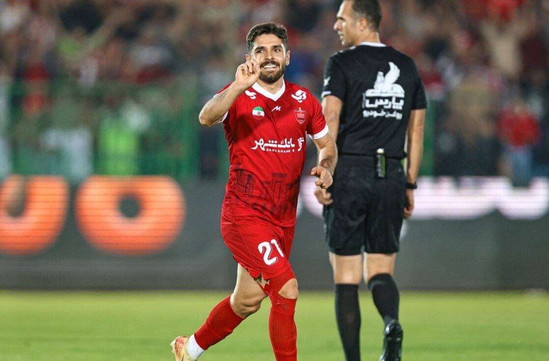 پرسپولیس برای ماندن هاشمیان برد؛ یک تیم پشت هلی‌کوپتر
