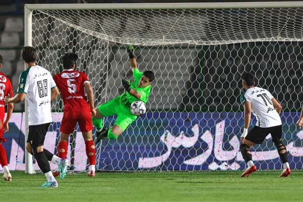 وقت رفتن هاشمیان از پرسپولیس بود/فقط یک نتیجه از اوسمار راضی کننده است