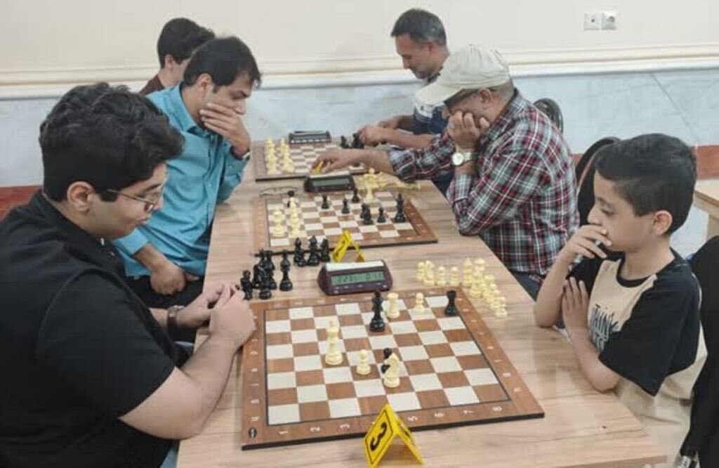 مسابقات شطرنج ریتد برق‌آسا در گناوه برگزار شد
