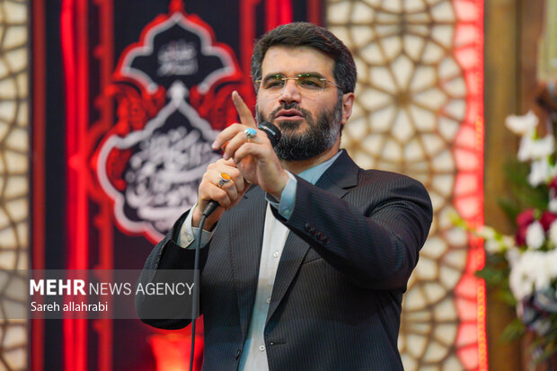 دومین شب از مراسم سالگرد شهدای حادثه تروریستی حرم شاهچراغ(ع)