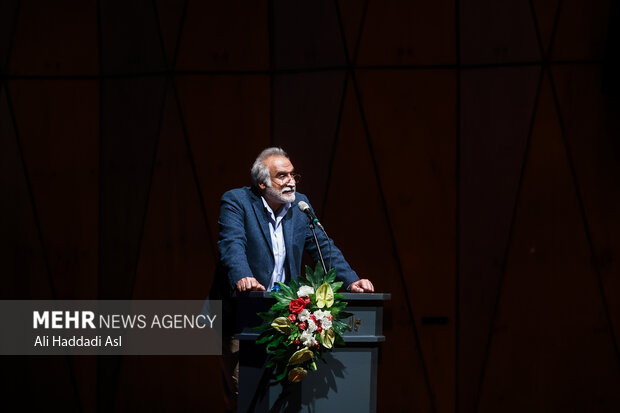 حمیدرضا نعیمی در مراسم بزرگداشت فرهاد آئیش