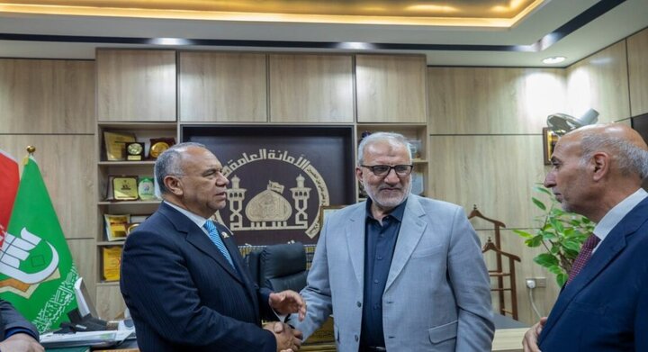 Venezuela Büyükelçisi İmam Hüseyin (AS) Türbesi'nde; Ülkem için dua edeceğim Venezuela Büyükelçisi İmam Hüseyin (AS) Türbesi'nde; Ülkem için dua edeceğim