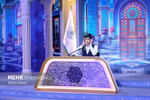 رقابت قاریان و حافظان در چهل و هشتمین مسابقات ملی قرآن کریم در سنندج