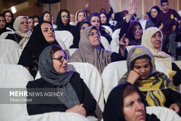 رقابت قاریان و حافظان در چهل و هشتمین مسابقات ملی قرآن کریم در سنندج