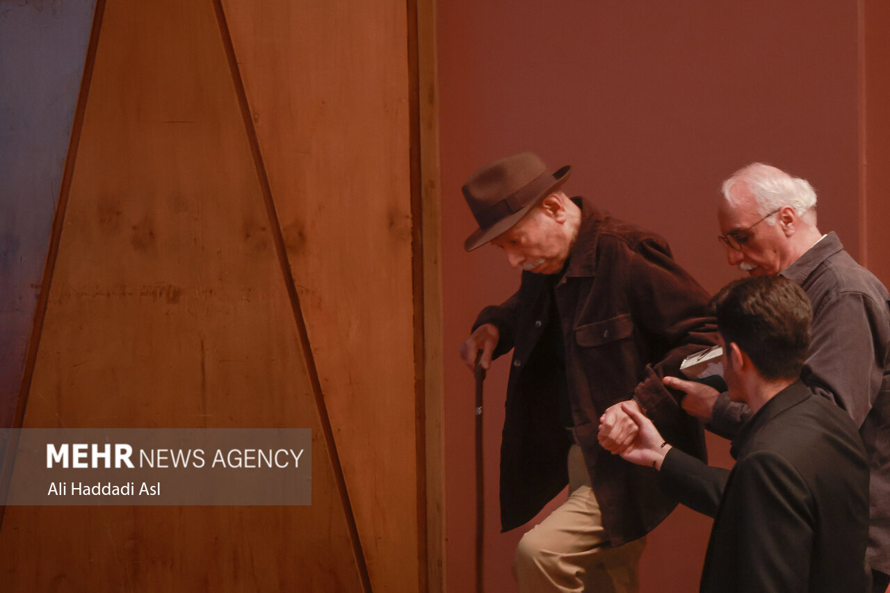 نکوداشت هنرمندی که «ژن خلاقیت» دارد؛ تئاتر برایم خود زندگی است