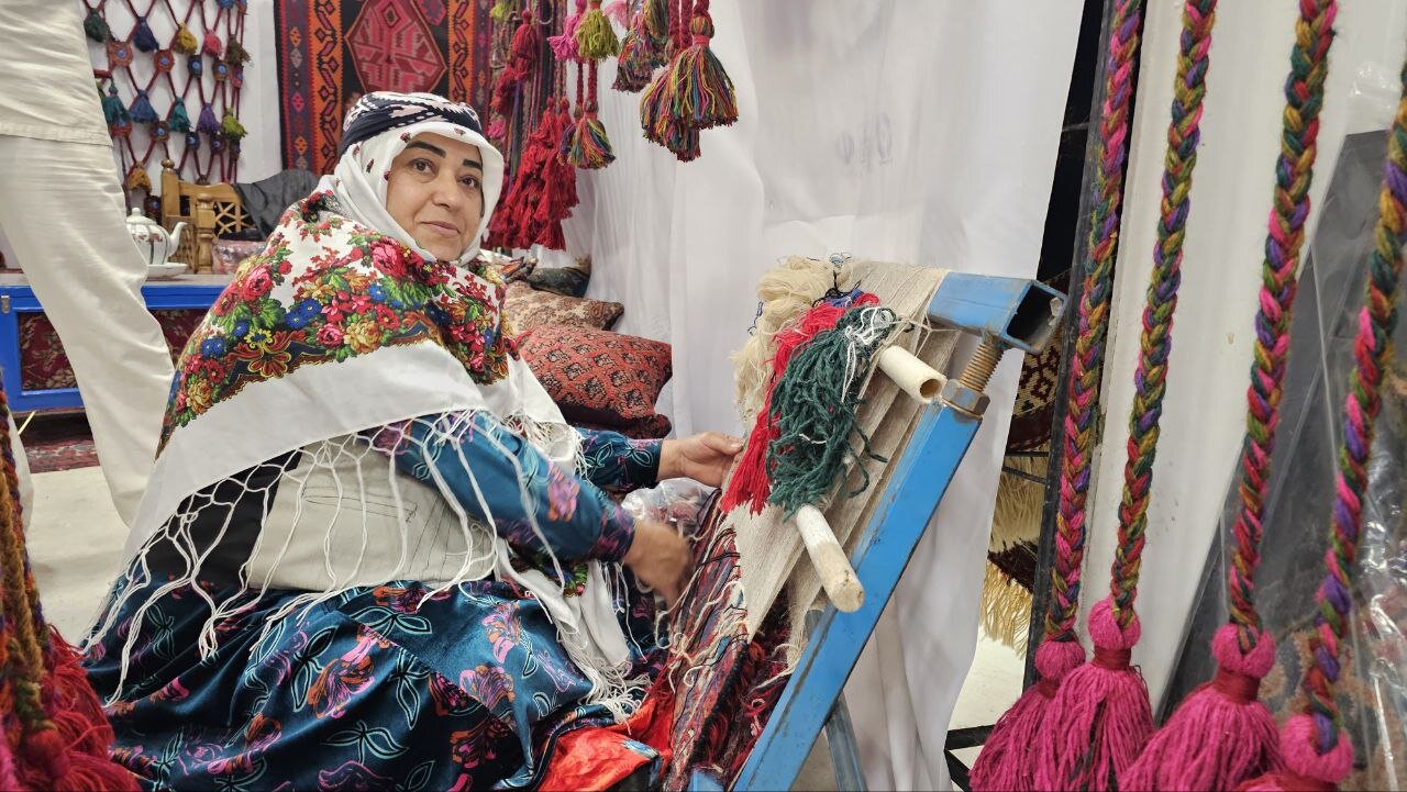 تشریح سیاستهای حمایت از صنایع دستی در کنار برگزاری یک نمایشگاه ملی