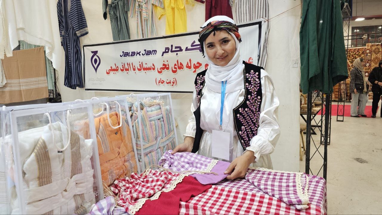 تشریح سیاستهای حمایت از صنایع دستی در کنار برگزاری یک نمایشگاه ملی