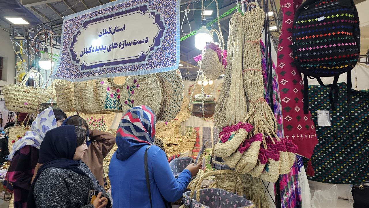 تشریح سیاستهای حمایت از صنایع دستی در کنار برگزاری یک نمایشگاه ملی